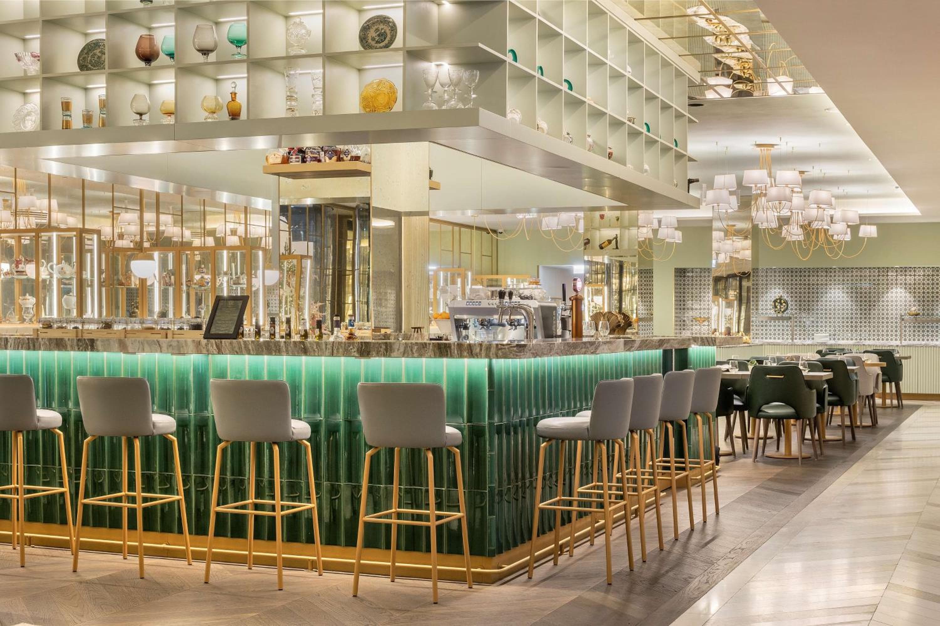 The Emerald House Lisbon Curio Collection By Hilton
