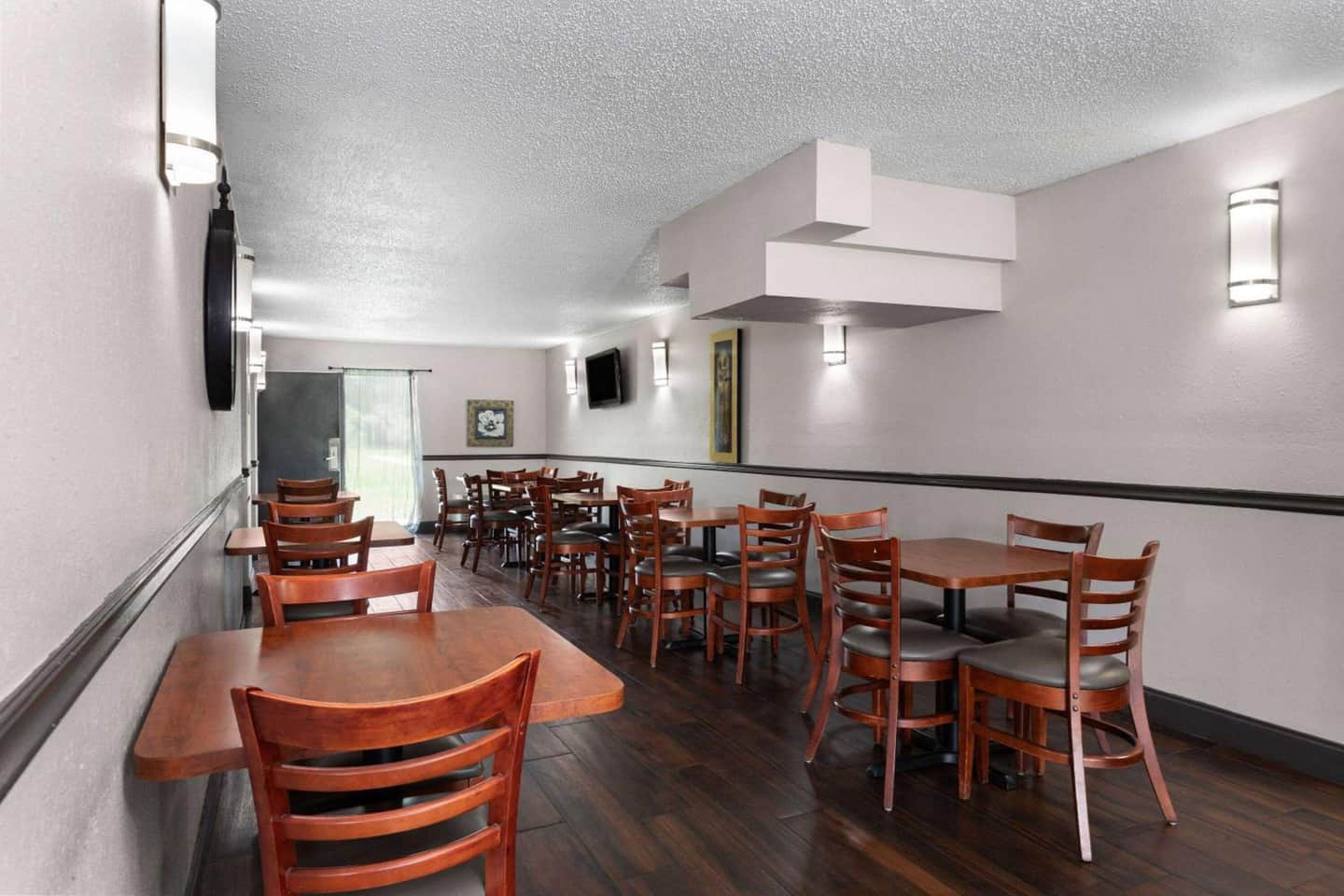 Days Inn by Wyndham Wildwood I-75