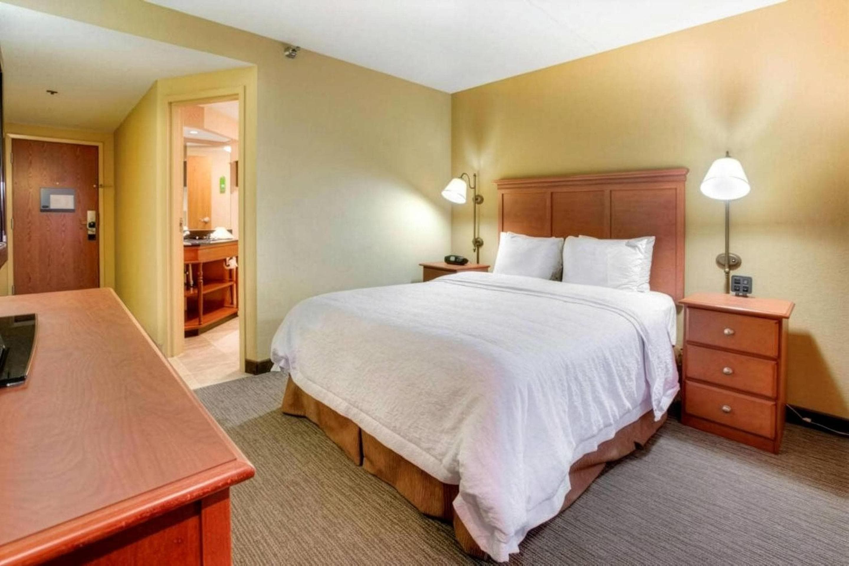 Pittsburgh Airport Inn and Suites