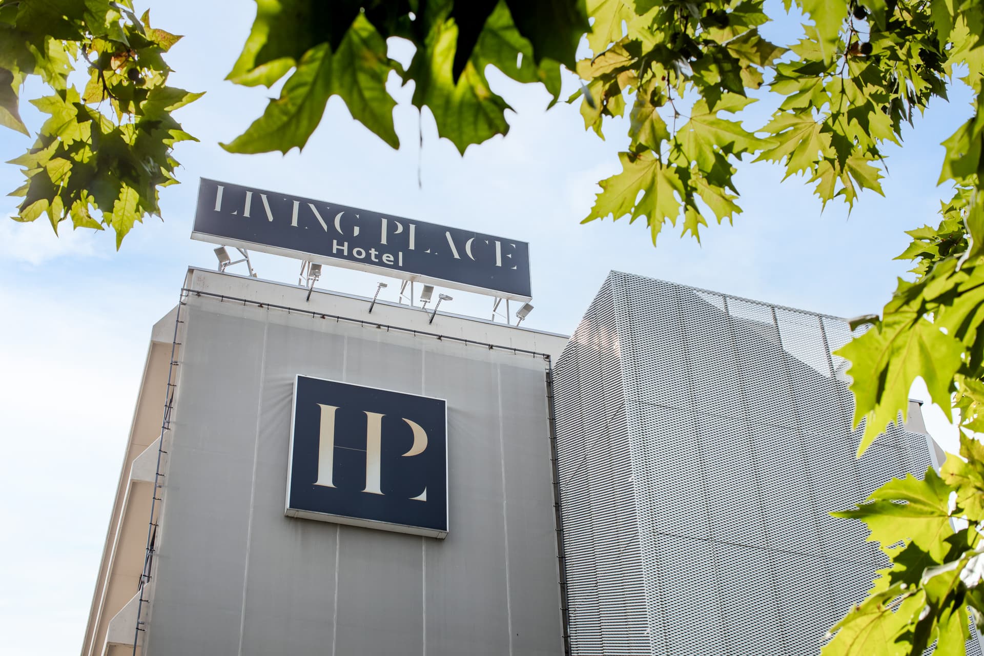 Living Place Hotel