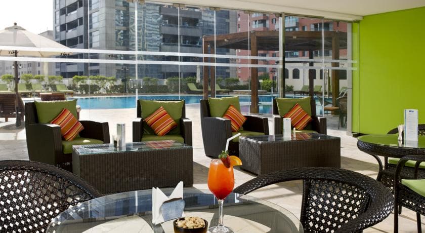 TIME Oak Hotel & Suites