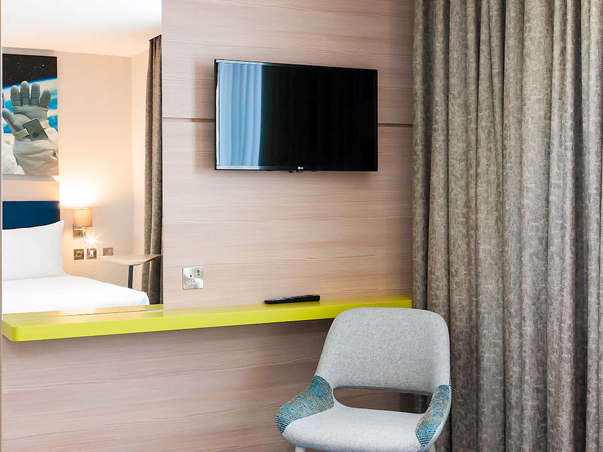 ibis Styles London Heathrow Airport