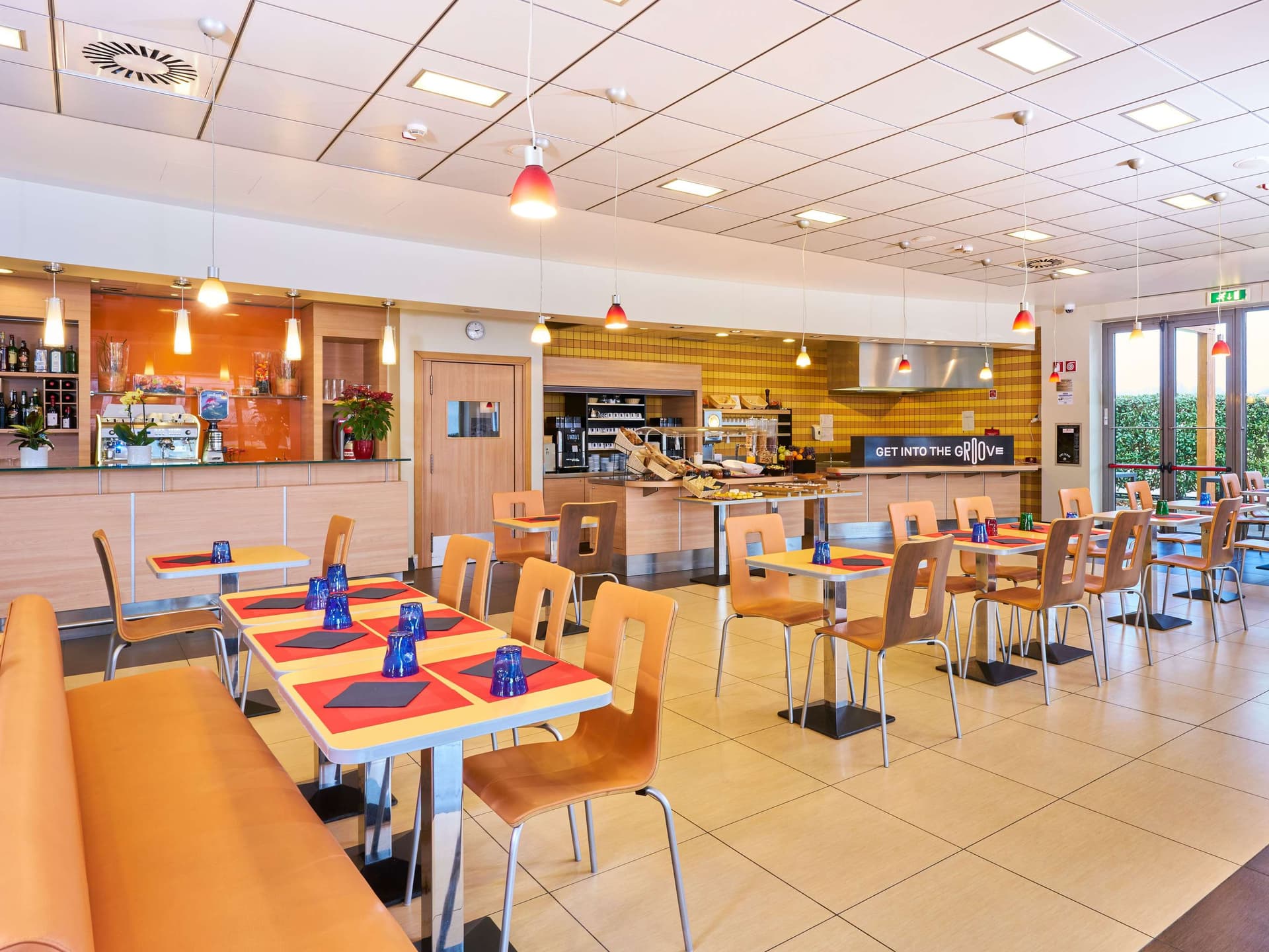 ibis Como
