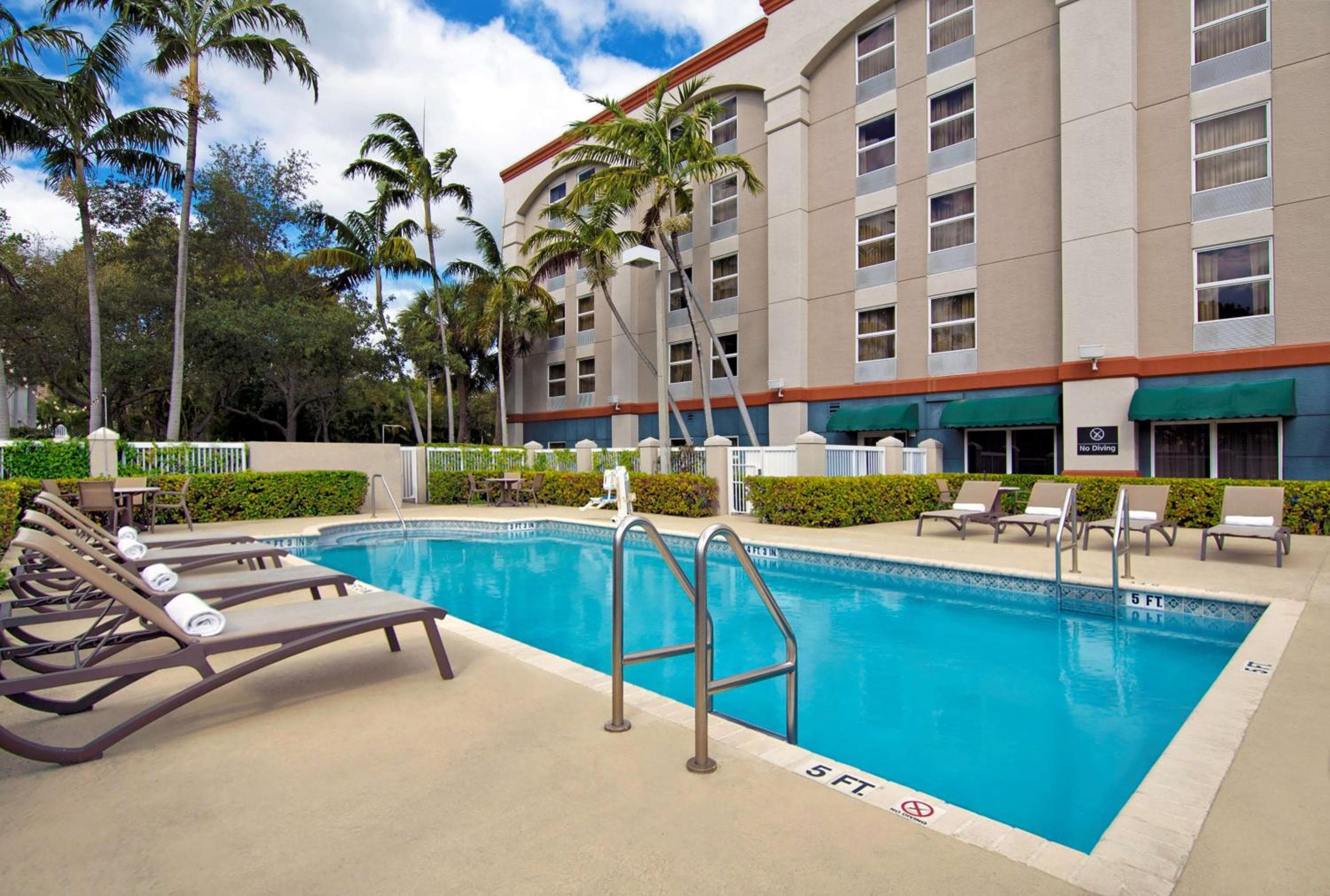 Hampton Inn Fort Lauderdale Airport North Cruise Port