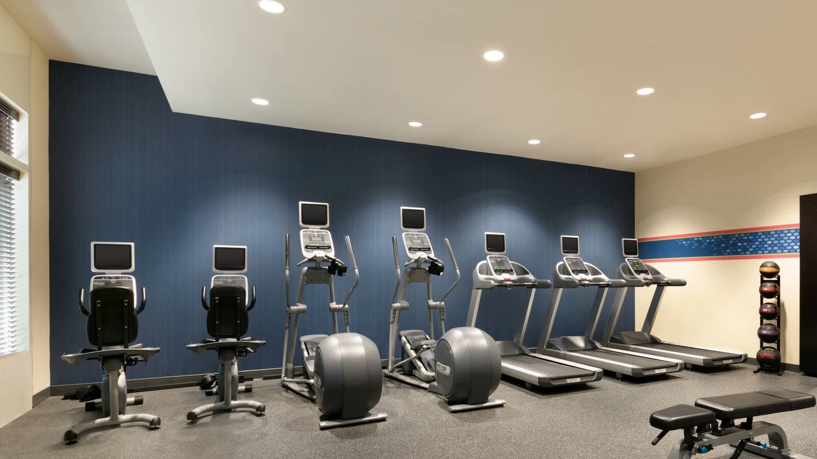 Hampton Inn New York - LaGuardia Airport
